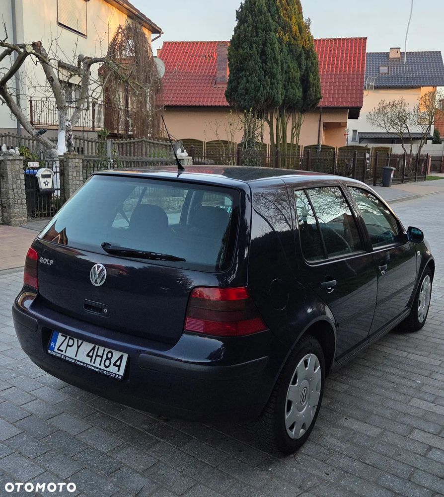 Volkswagen Golf - 4