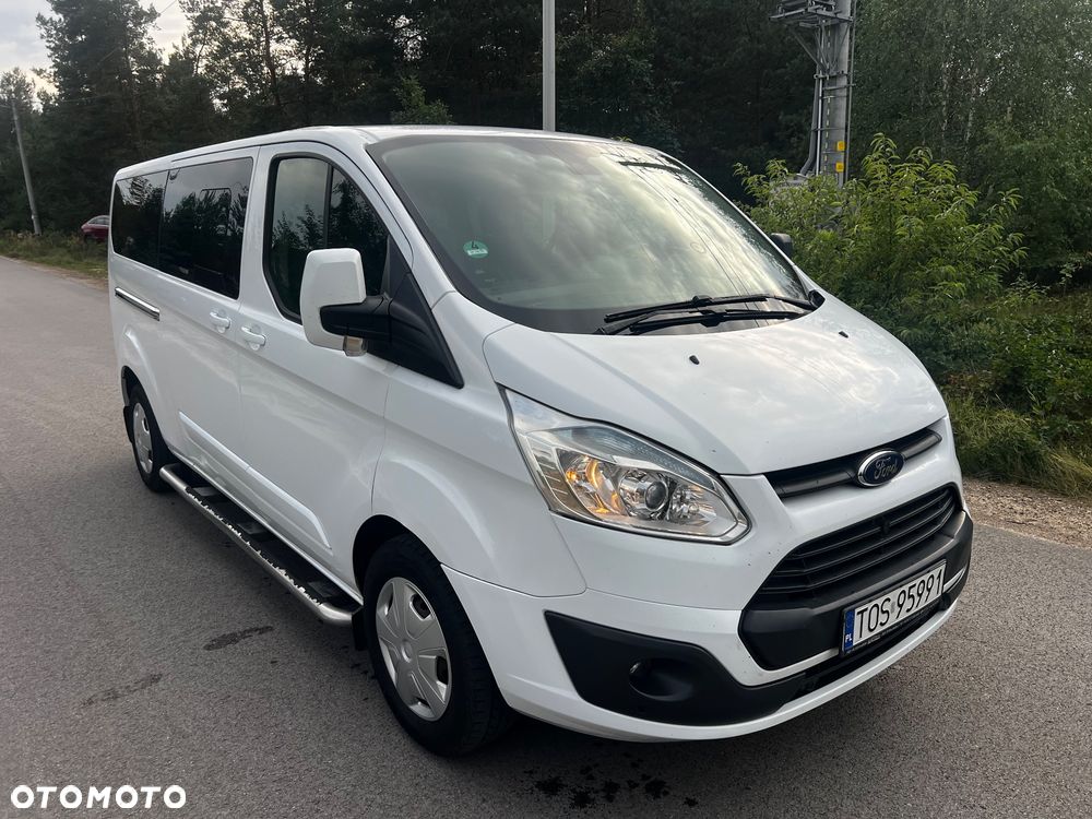 Ford Tourneo Custom - 1