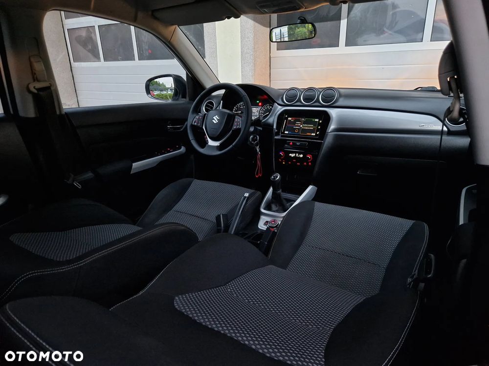Suzuki Vitara 1.6 (4x4) Allgrip Comfort+ - 37