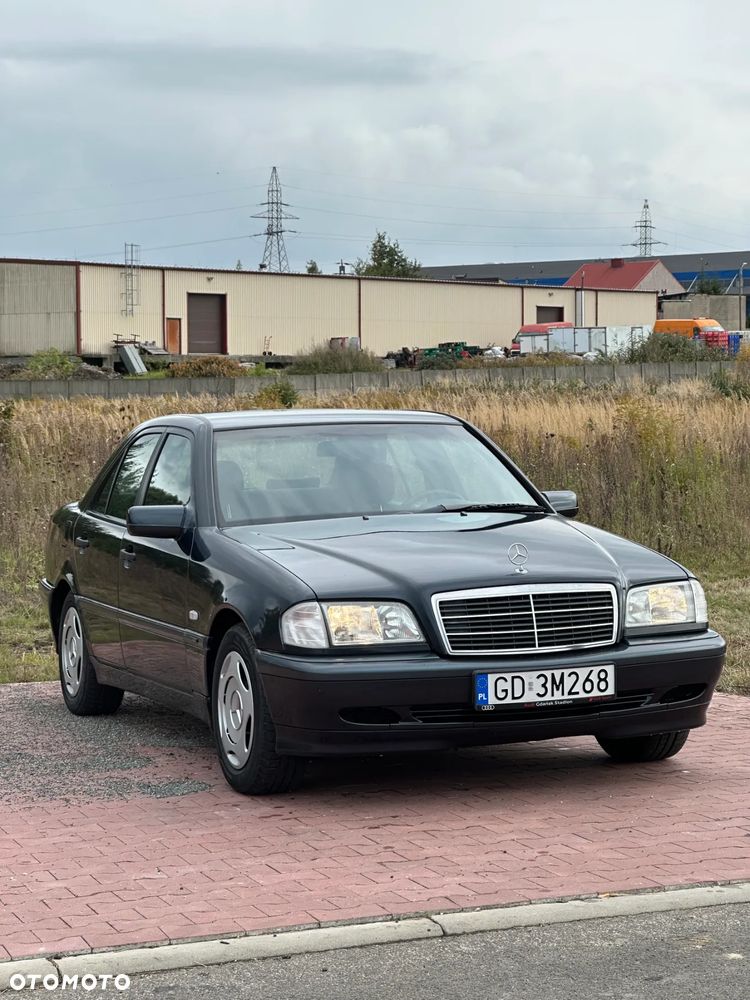 Mercedes-Benz Klasa C 180 Classic - 2
