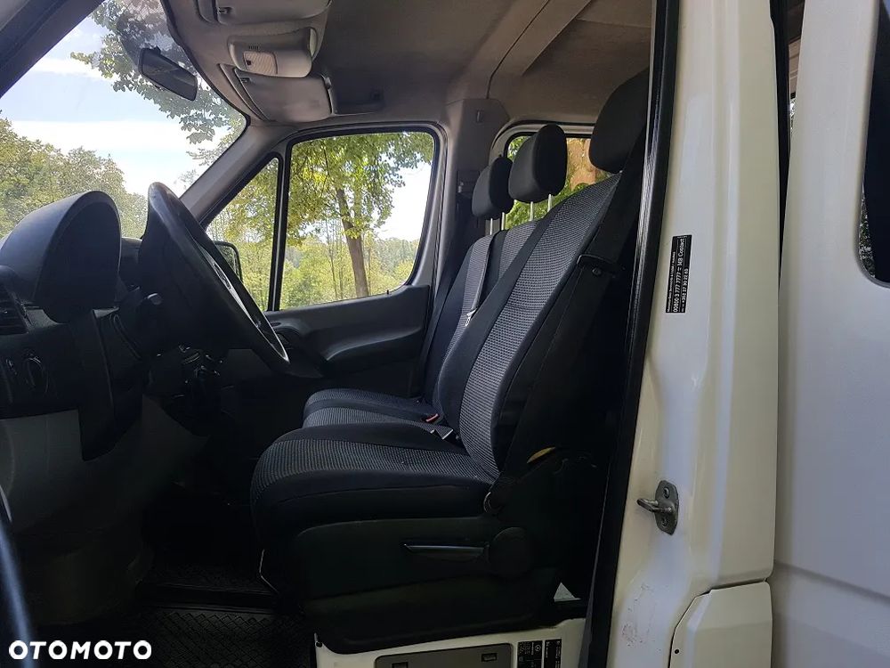 Mercedes-Benz Sprinter - 13