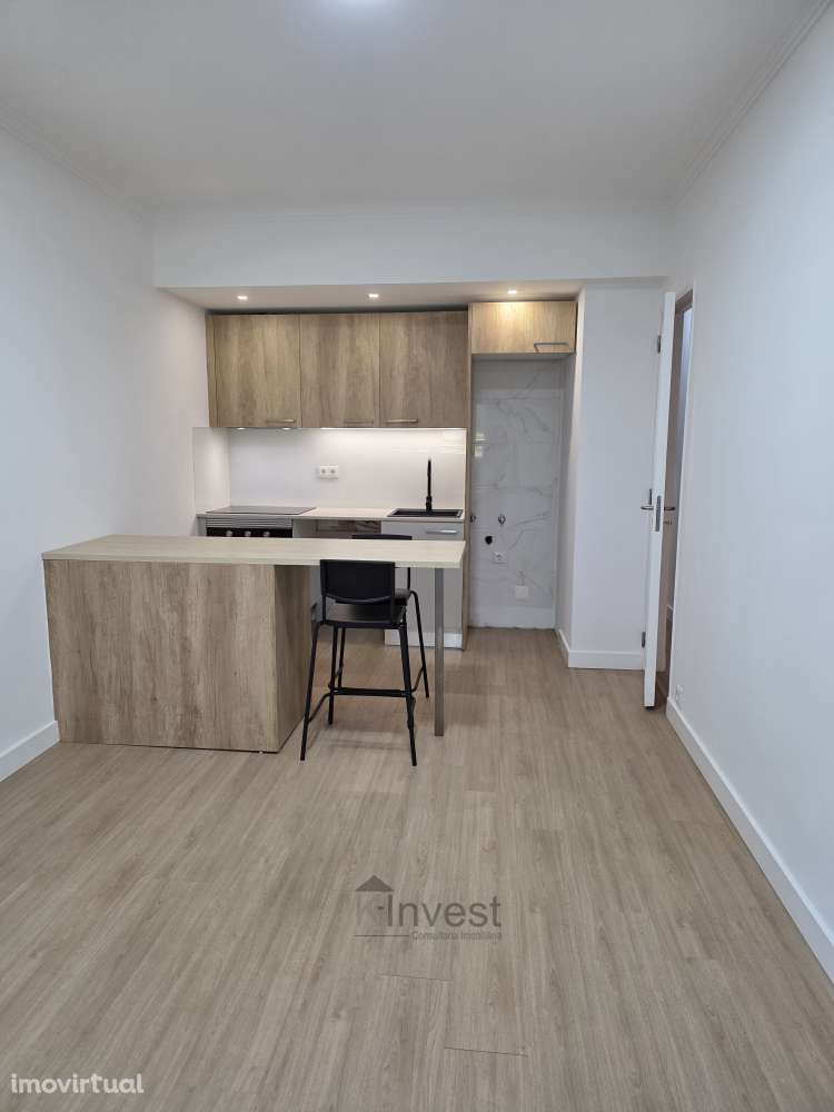 Apartamento T1 Renovado na Figueirinha, Bairro Augusto de Castro, Oeir - Grande imagem: 2/25