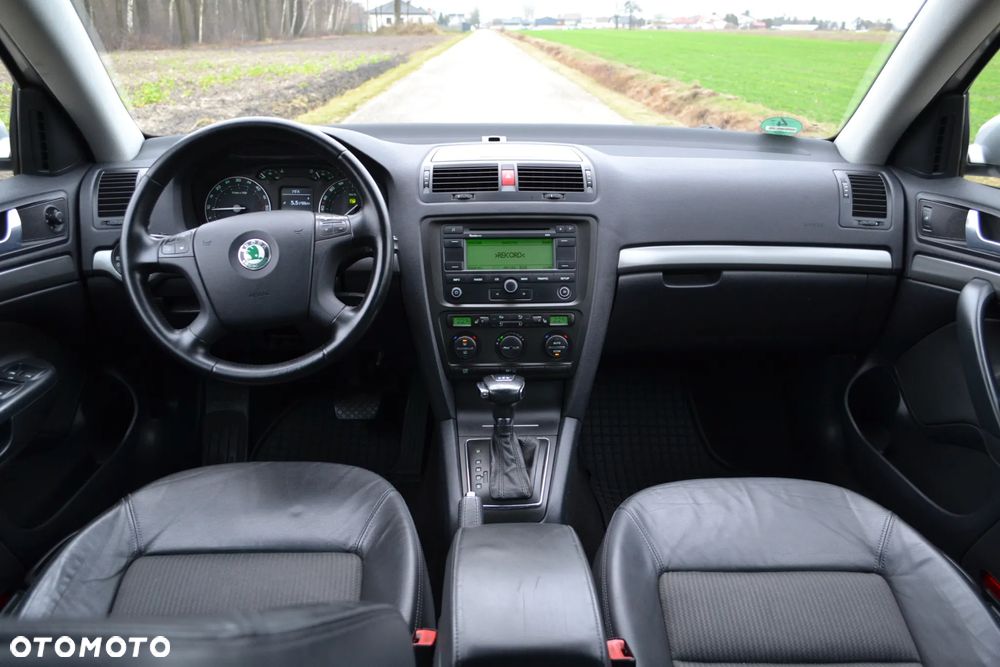 Skoda Octavia 2.0 TDI Elegance DSG - 5