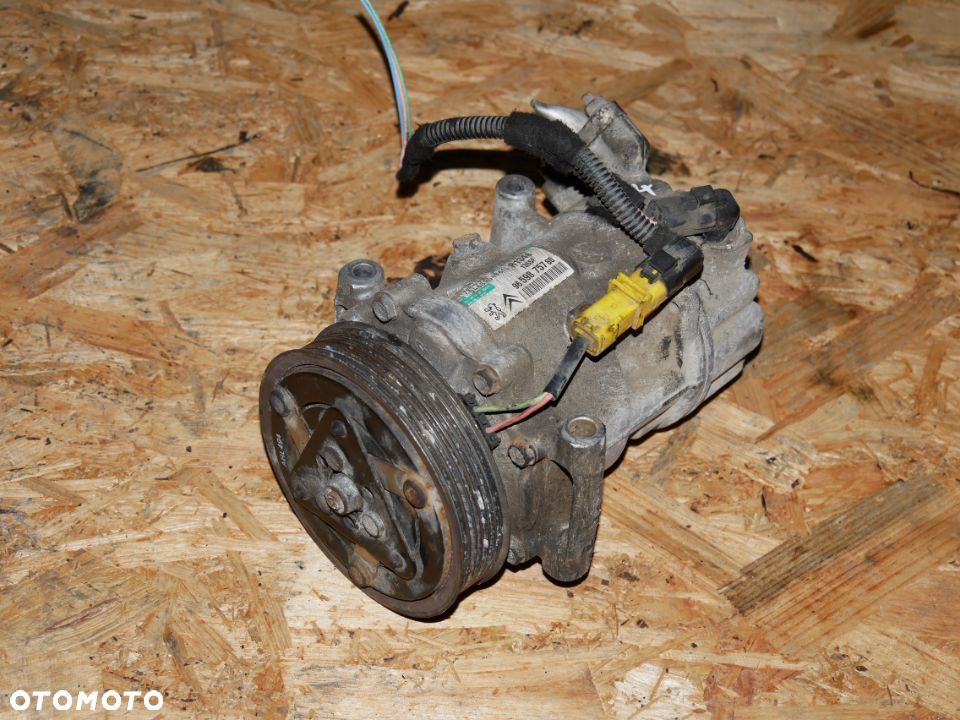 SPRĘŻARKA KLIMATYZACJI PEUGEOT 207 1.4 VTI 9670318880 - 1