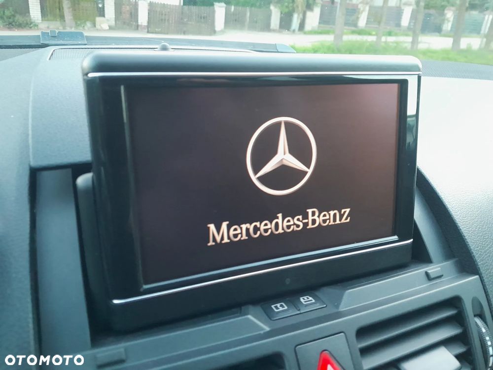 Mercedes-Benz Klasa C 220 CDI DPF Automatik BlueEFFICIENCY Avantgarde - 14