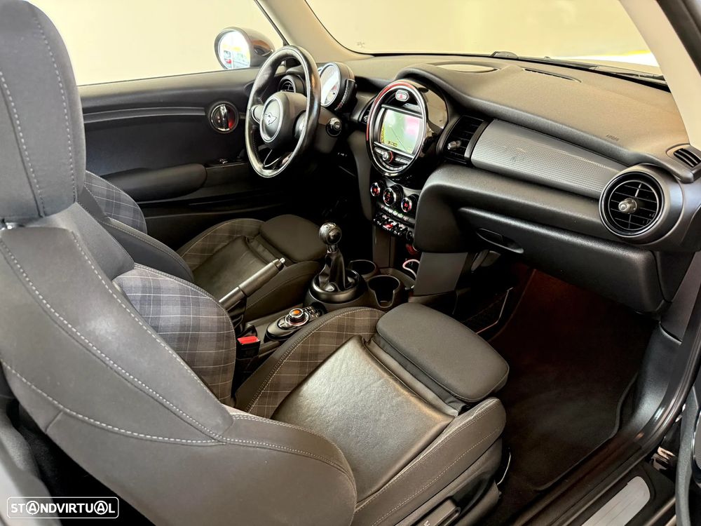 MINI 3 Portas One D - 34
