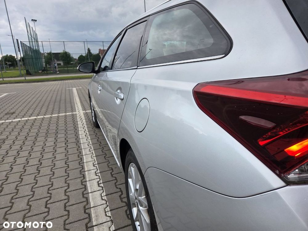 Toyota Auris - 18