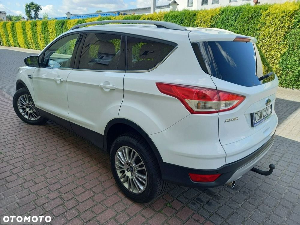 Ford Kuga 1.6 EcoBoost 2x4 Titanium - 5
