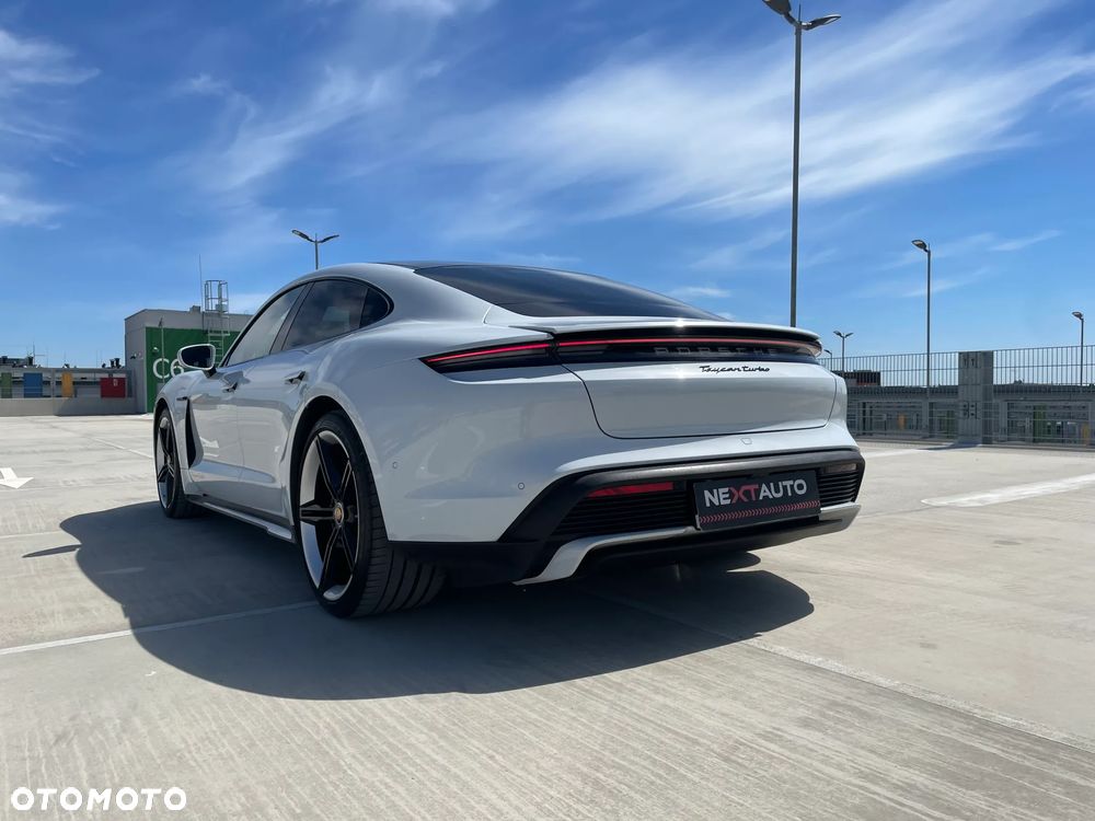 Porsche Taycan Turbo - 7