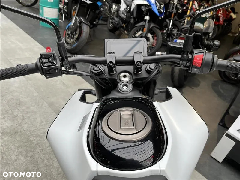 Husqvarna Vitpilen - 9