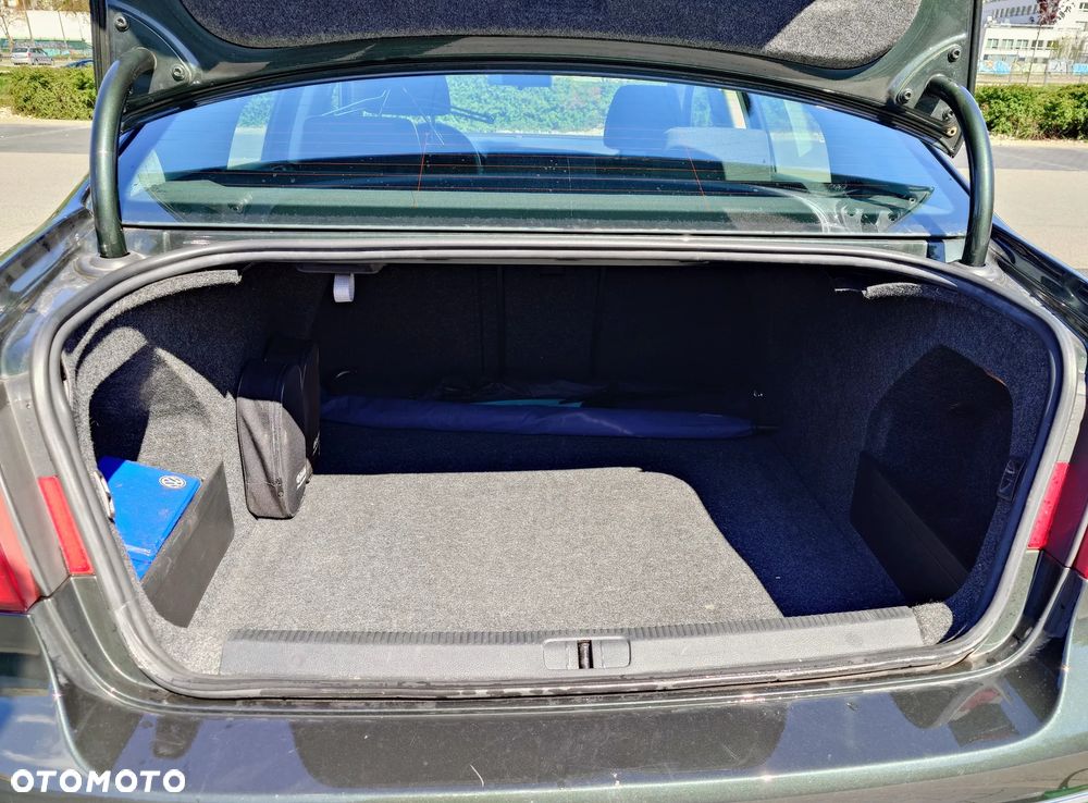 Volkswagen Passat 2.0 TDI DPF Comfortline - 21