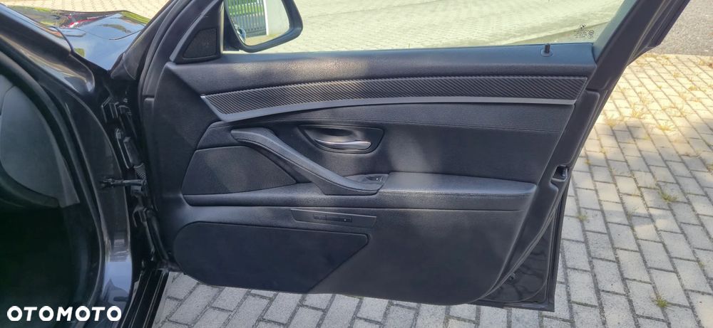 BMW Seria 5 520d - 27