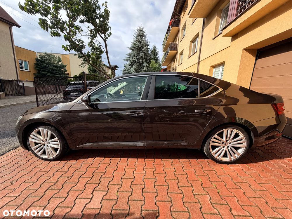 Skoda Superb 2.0 TDI Active DSG - 8