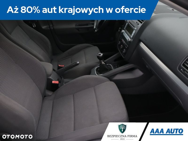Volkswagen Jetta - 11