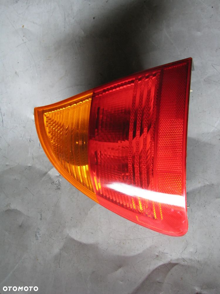 LAMPA LEWA TYLNA BMW 3  E46 - 1