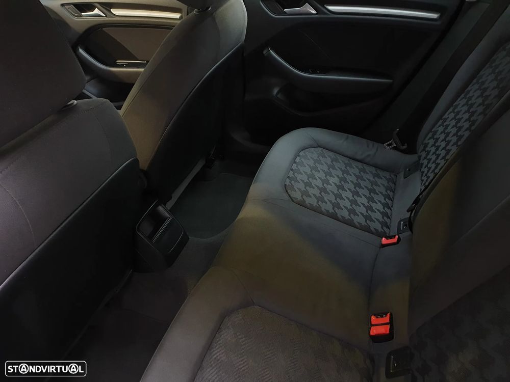 Audi A3 Sportback 1.6 TDI Advance - 24