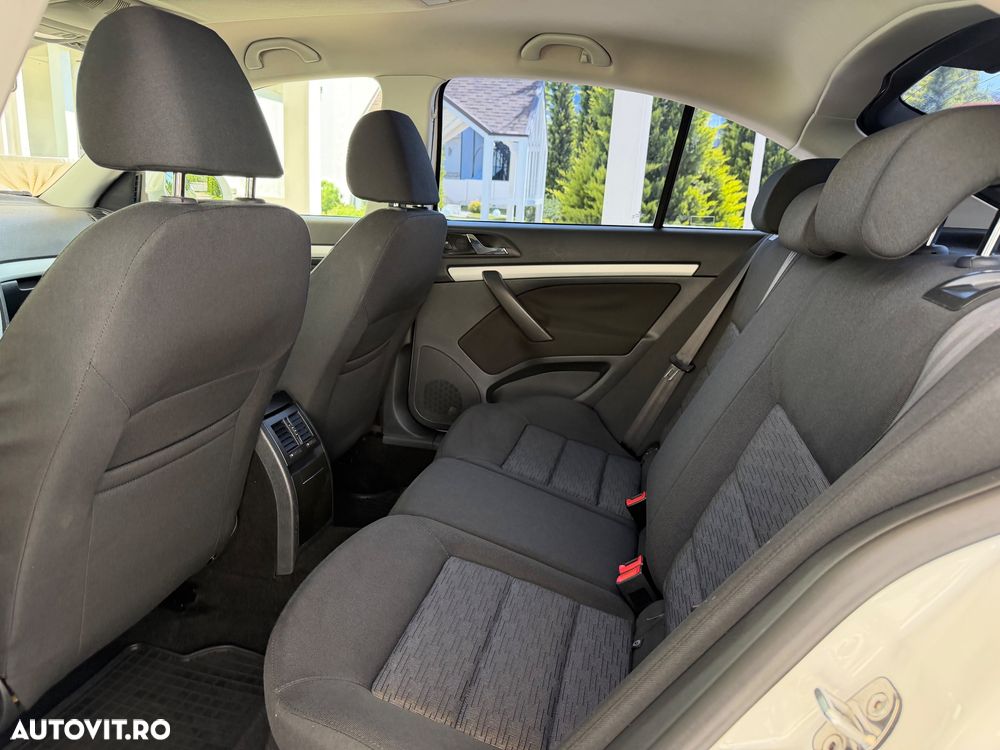 Skoda Octavia 1.6 TDI AMBITION - 11