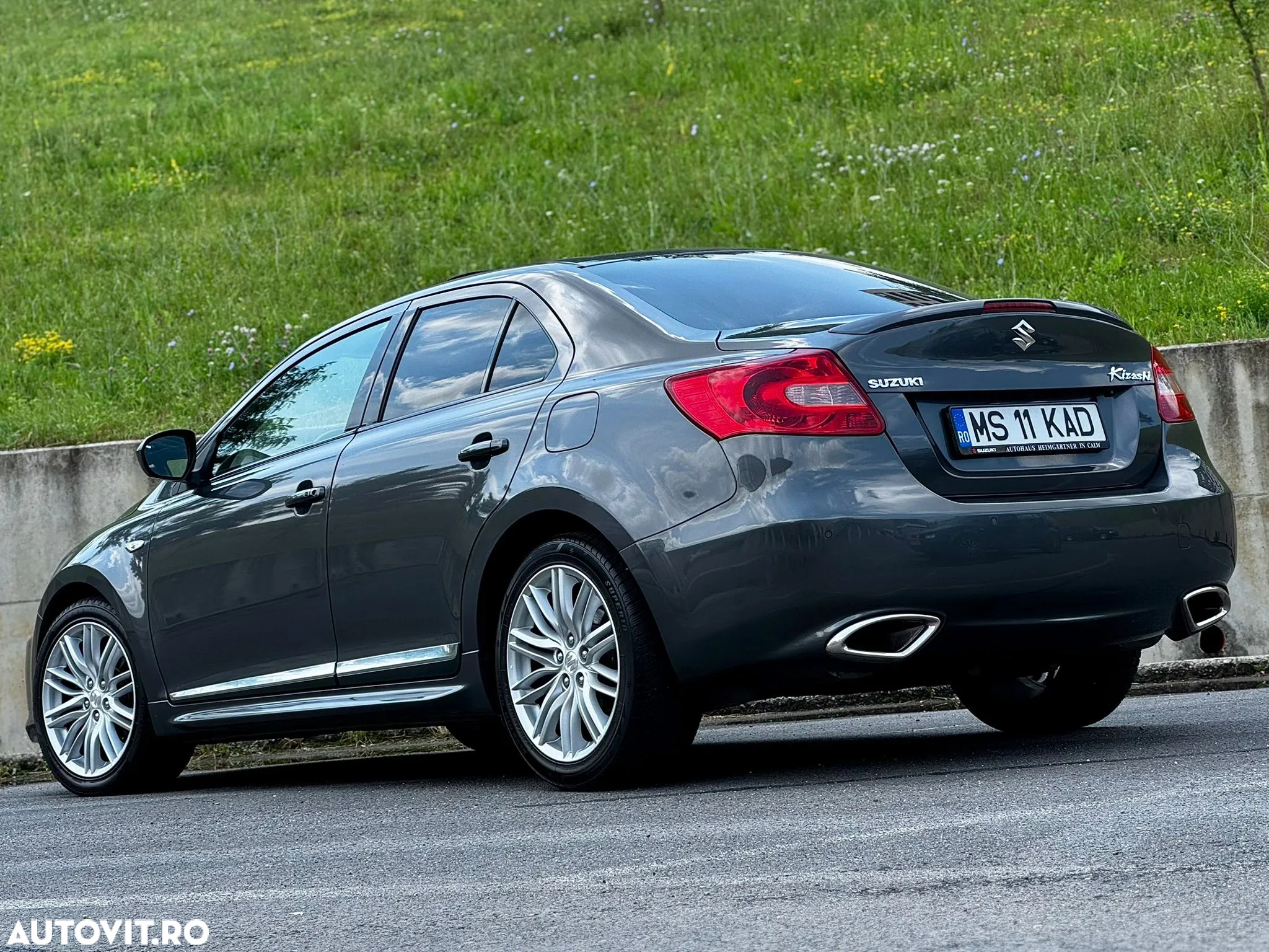 Suzuki Kizashi 2.4 4x2 Sport - 30