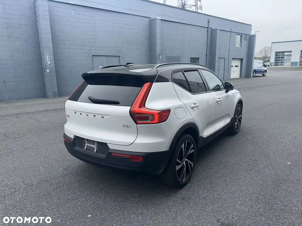 Volvo XC 40 T5 AWD Geartronic R-Design - 3
