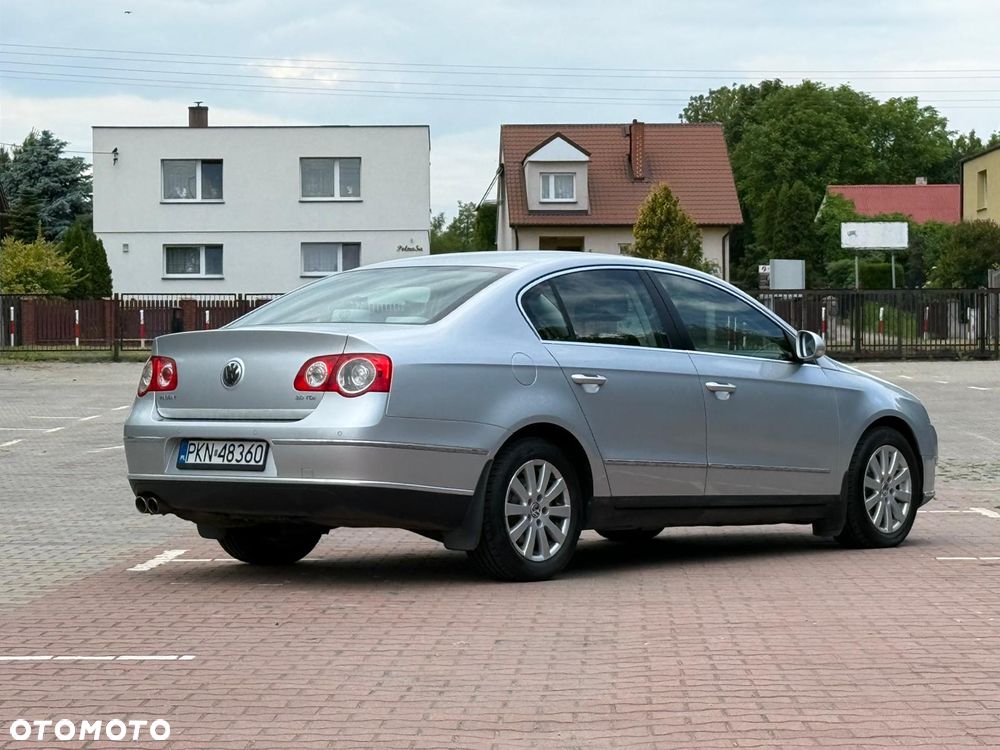 Volkswagen Passat 2.0 TDI Comfortline - 8