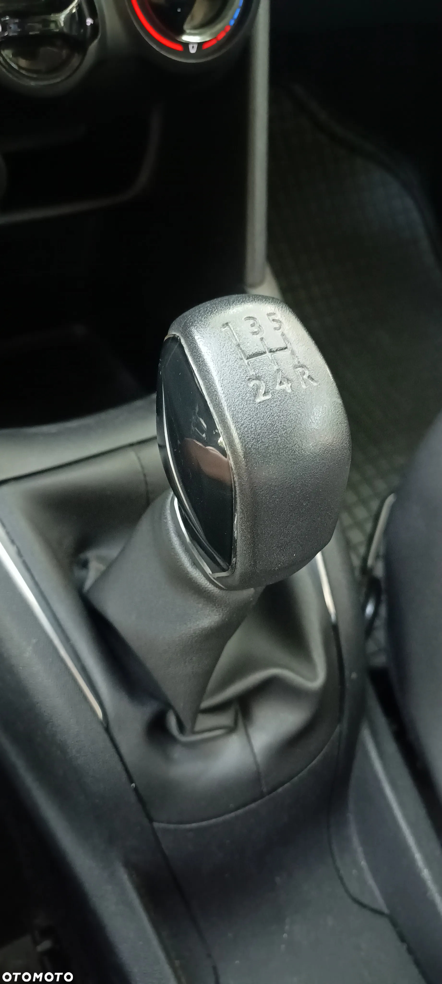 Peugeot 208 - 9