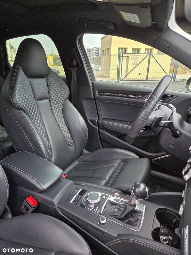 Audi S3 S tronic - 12