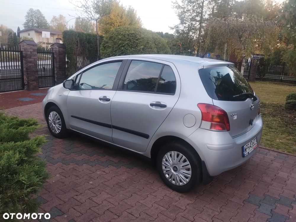 Toyota Yaris - 8
