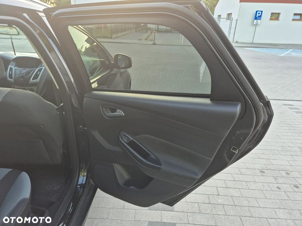 Ford Focus 1.6 Trend Sport - 15