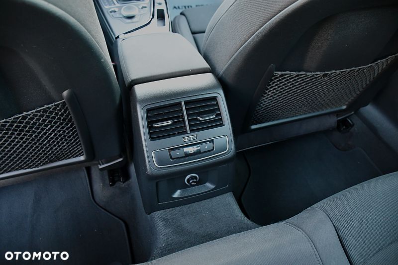 Audi A4 Limousine 1.4 TFSI Sport - 23