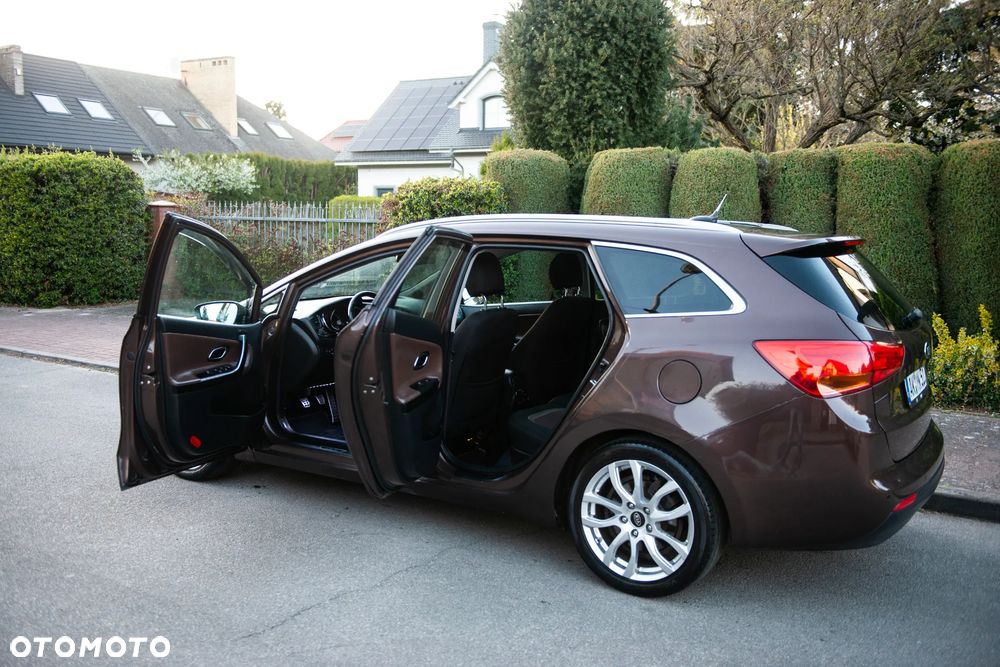 Kia Ceed 1.6 GDI ISG Platinum Edition - 9