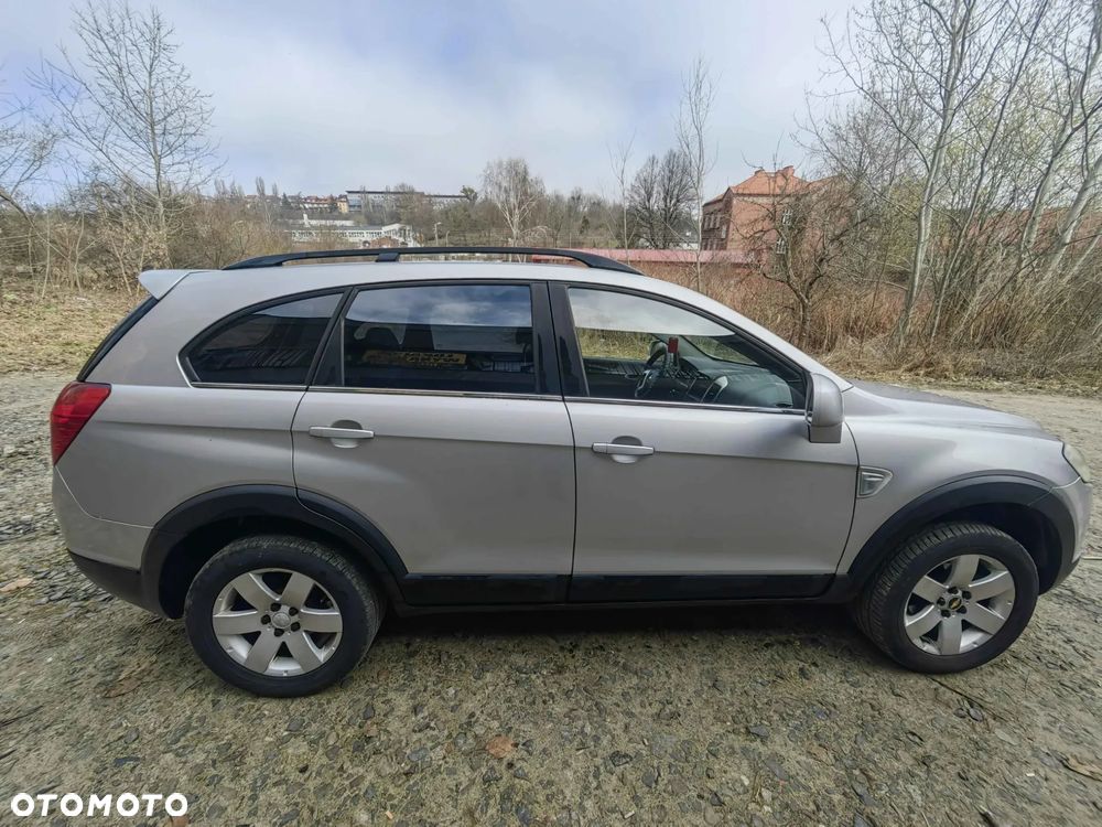 Chevrolet Captiva 2.0 d LT medium 5os - 4