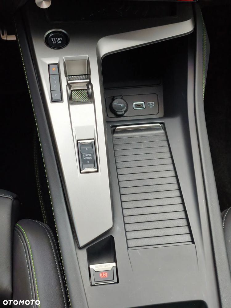 Peugeot 408 - 28