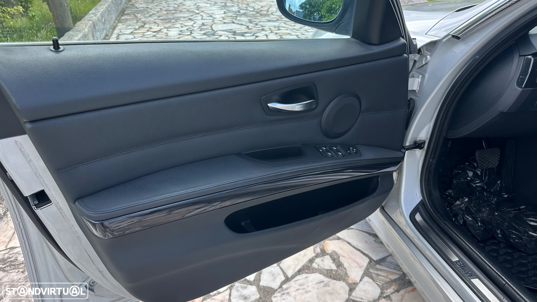 BMW 318 d Touring Auto - 11
