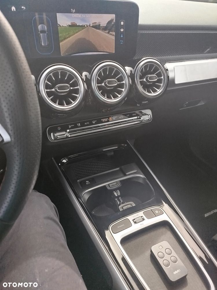 Mercedes-Benz GLB - 9