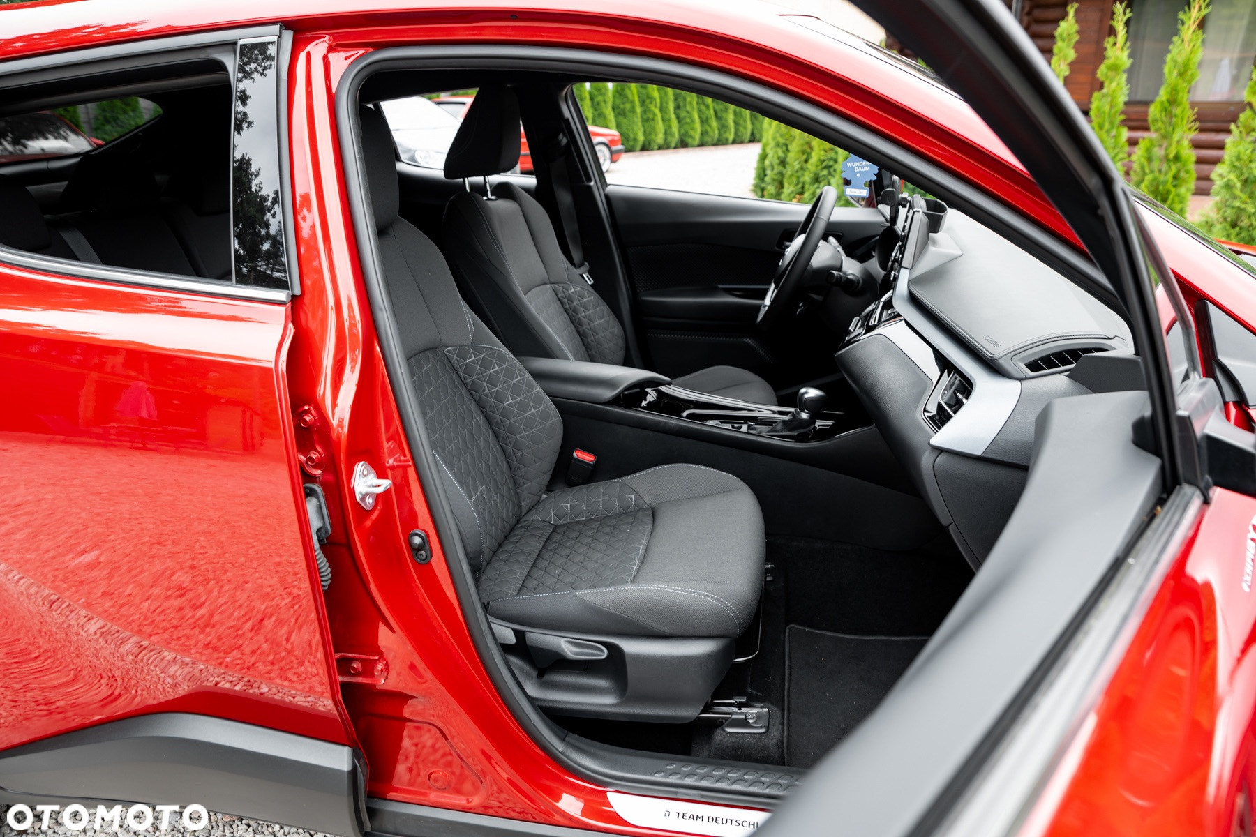 Toyota C-HR 1.8 Hybrid Team Deutschland - 24