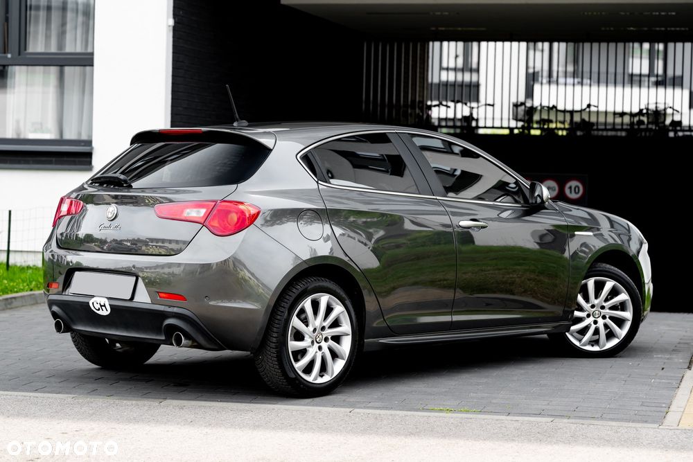 Alfa Romeo Giulietta 2.0 JTDM Distinctive - 10