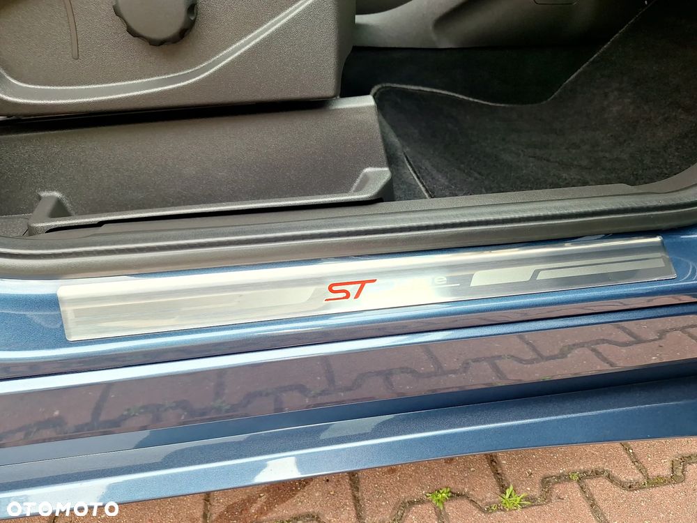 Ford Kuga 1.5 EcoBoost 2x4 ST-Line - 21