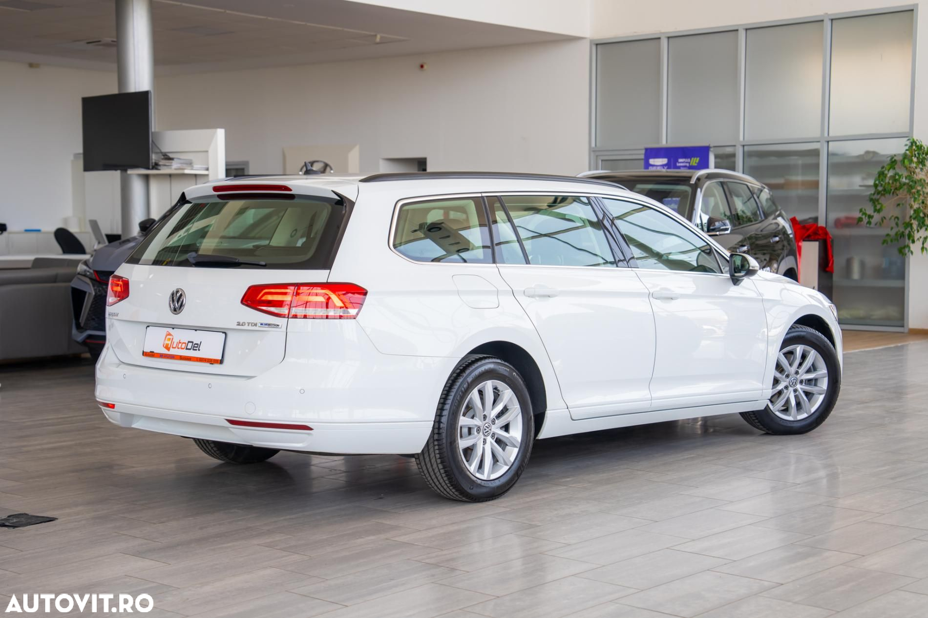 Volkswagen Passat Variant 2.0 TDI DSG (BlueMotion Technology) Highline - 4