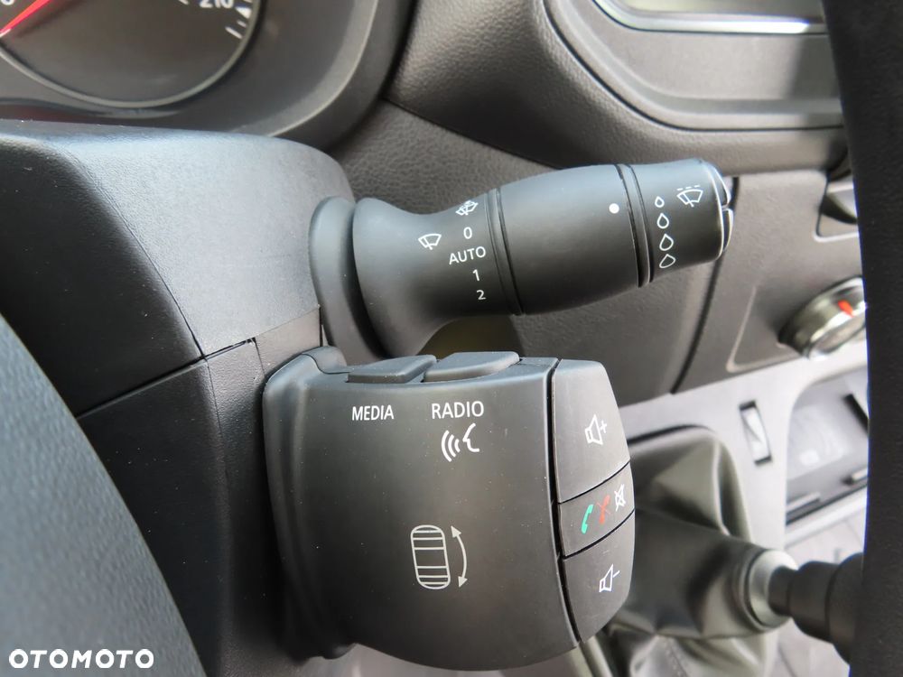 Renault Master 2.3 dCi 163 KM Skrzynia 4510 mm 9 E.Palet + Plandeka 1165 Kg Ładowność HAK 2500 Kg PEŁNA OPCJA WYPOSAŻENIA STAN JAK NOWY GOTOWY DOSTEPNY POLECAM - 37