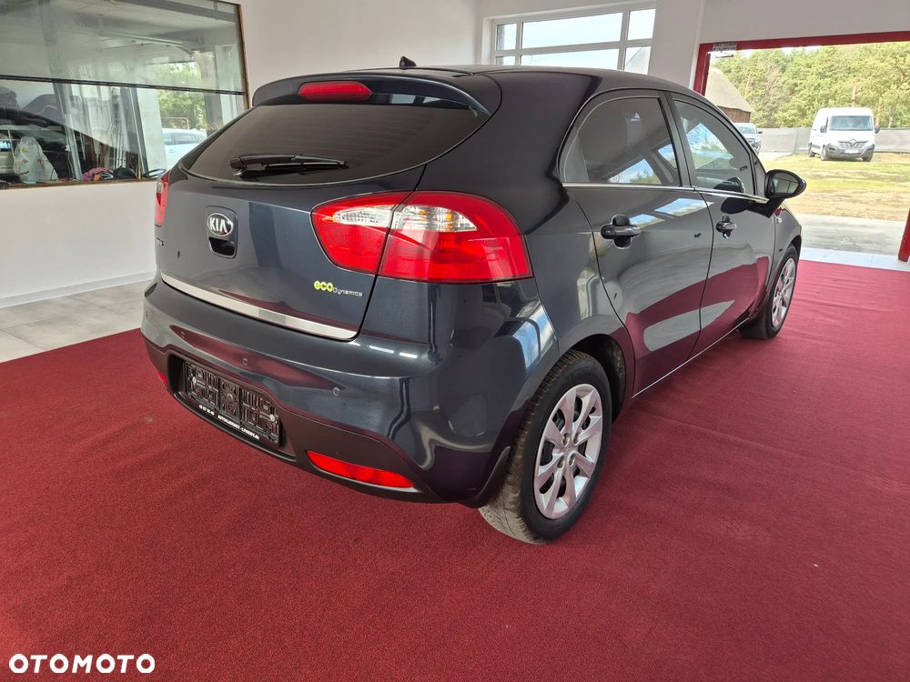 Kia Rio - 8
