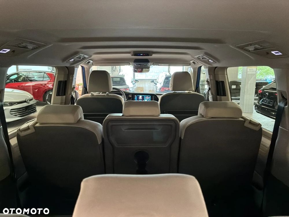 Volkswagen Multivan - 20