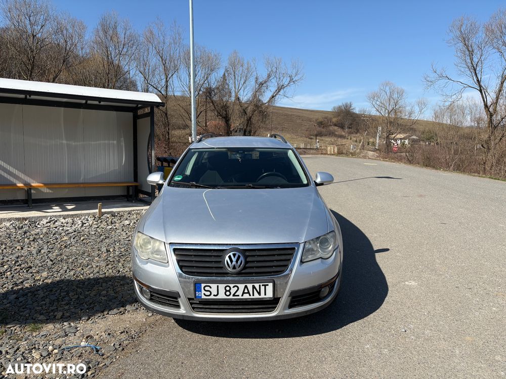 Volkswagen Passat 2.0 TDI Trendline DPF DSG - 2