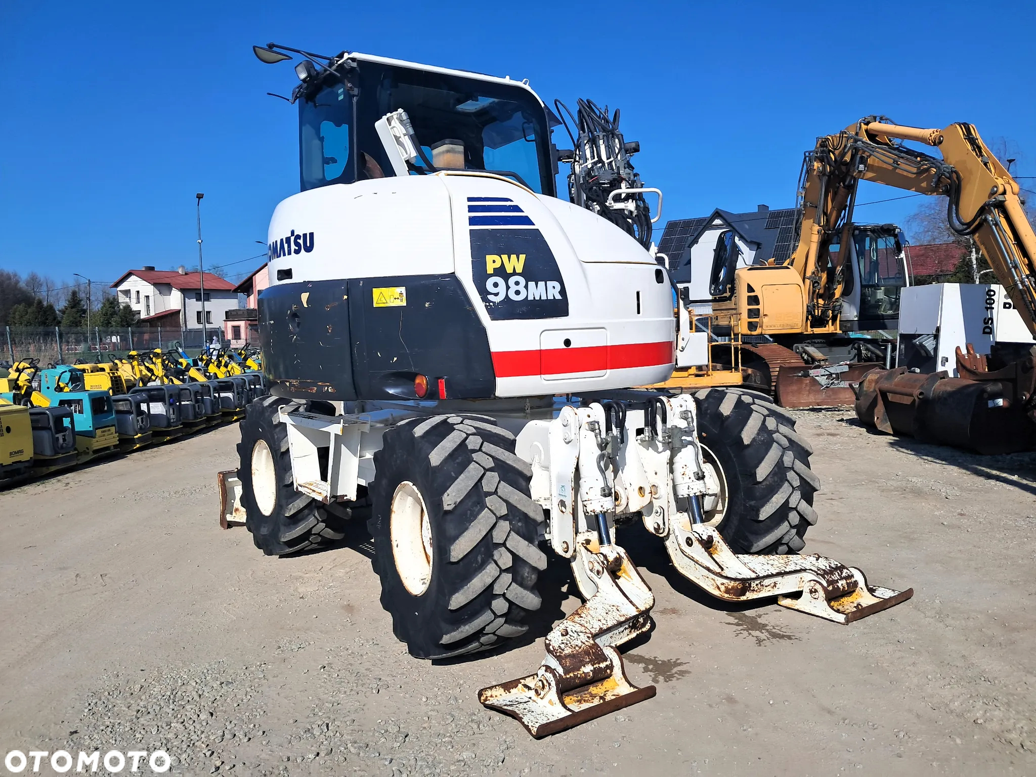 Komatsu PW 98MR-8 - 11