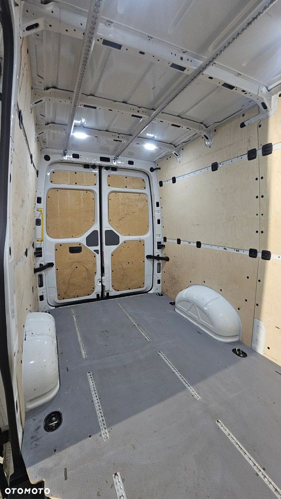 Volkswagen Crafter - 10