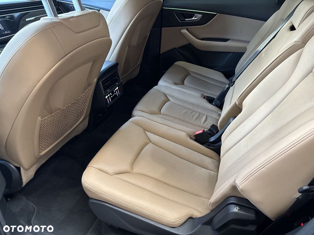 Audi Q7 - 30