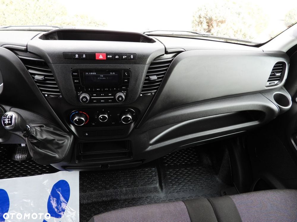 Iveco DAILY 35C16 CHŁODNIA KONTENER -10*C ZASILANIE 230V TEMPOMAT BLIŹNIACZE KOŁA KLIMATYZACJA  160KM - 36