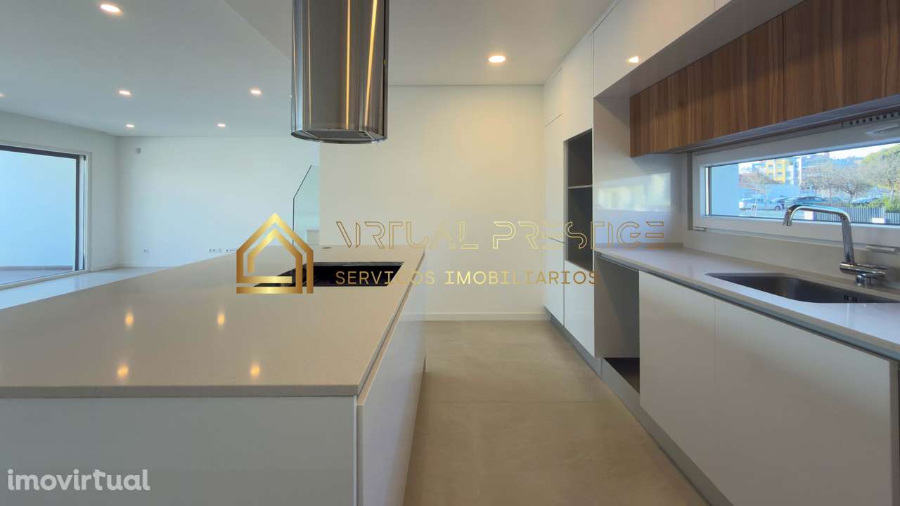 Moradia T4+1 nova de gaveto com piscina e garagem em Palhais + cave... - Grande imagem: 3/34