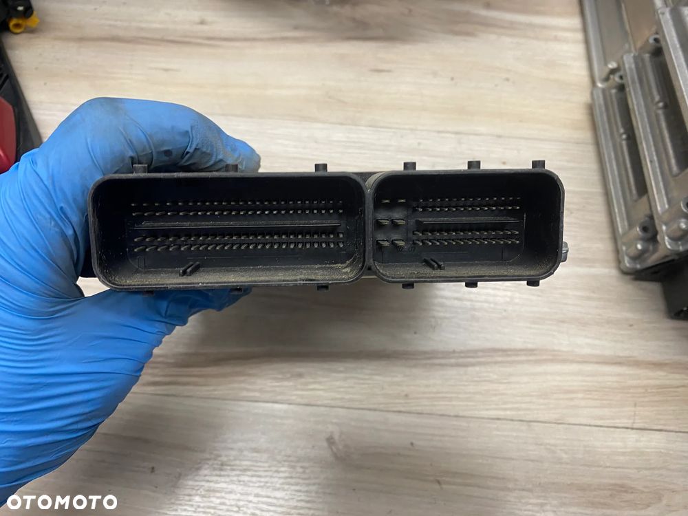 KOMPUTER STEROWNIK SILNIKA ECU BMW E60 E61 2,0 0281013251 7801711 - 2