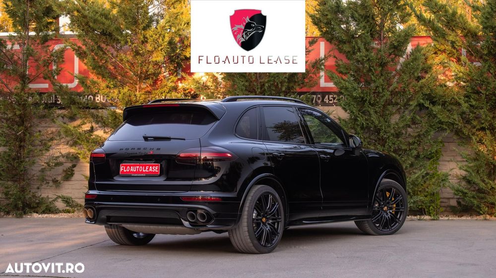 Porsche Cayenne - 4