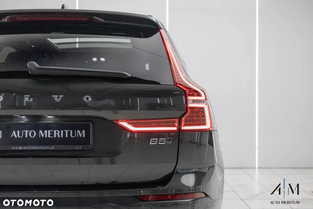 Volvo XC 60 B5 D AWD Ultimate Dark - 12